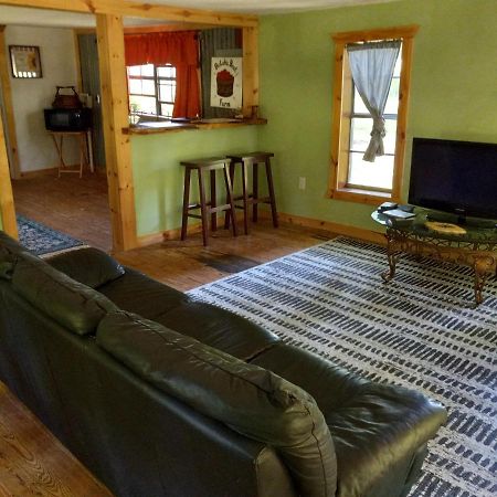 Adorable 1 Bedroom Honey House Rusk Εξωτερικό φωτογραφία